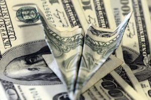 Dolar'da d&uuml;ş&uuml;ş s&uuml;r&uuml;yor