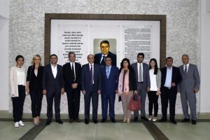 &Ccedil;elik'ten U&Uuml; İlahiyat Fak&uuml;ltesi'ne modern bina