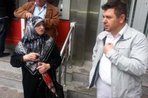 Telefon dolandırıcılarının tuzağından son anda kurtuldu