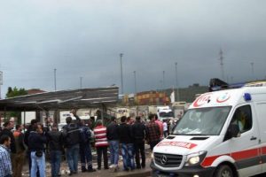Bursa'da feci kaza! TIR ortalığı savaş alanına &ccedil;evirdi!