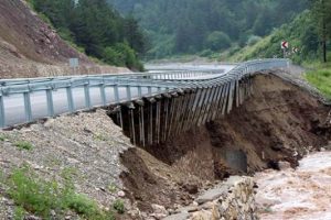 Sel, Bolu-Zonguldak yolunu vurdu