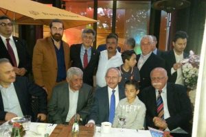 Oy kullanacak gurbet&ccedil;ilerle bir araya geldi
