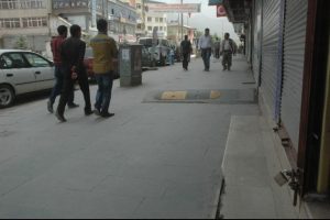Hakkari'de kepenkler a&ccedil;ılmadı