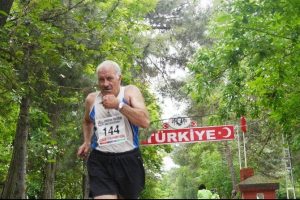 &Uuml;lke sınırlarını aşan maraton