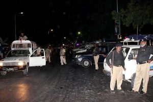 Pakistan'da kanlı g&uuml;n: 45 &ouml;l&uuml;