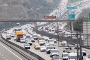 Sigara i&ccedil;en s&uuml;r&uuml;c&uuml;lere ceza kesilmedi