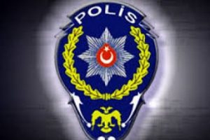 Polis aracına molotoflu saldırı