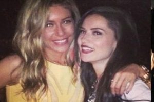 Fahriye Evcen yeni yaşına dostlarıyla girdi