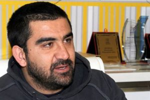 &Uuml;mit &Ouml;zat hastaneye kaldırıldı