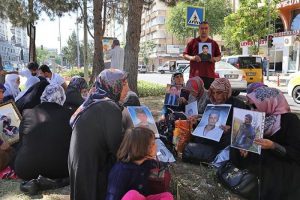A&ccedil;lık grevindeki annelerin &ccedil;adırlarını s&ouml;kt&uuml;ler