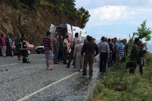 300 metre u&ccedil;uruma yuvarlandılar
