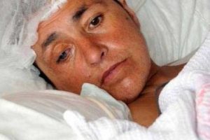 V&uuml;cudu kurtlanan kadına hastane sahip &ccedil;ıktı