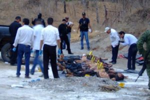 Polisleri şoke eden olay!Cesetleri kamyonetten &ccedil;ıktı...