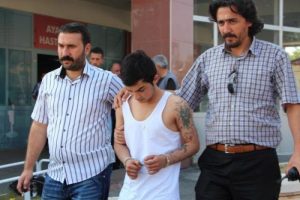 Ağabeyini &ouml;ld&uuml;ren kardeş adliyeye sevkedildi