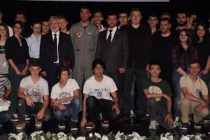 D&uuml;nya'ya uzaydan bakmak ayrıcalık