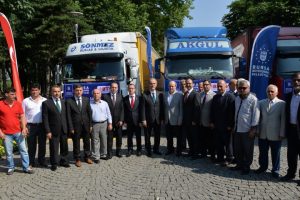 Bursa'da y&uuml;rekler Bosna i&ccedil;in atıyor