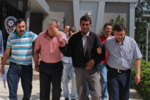 Bursa'da &uuml;&ccedil;kağıt&ccedil;ılık y&ouml;ntemiyle dolandırıcılık