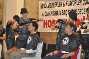 Berber ve kuaf&ouml;rlerden sa&ccedil; şovu