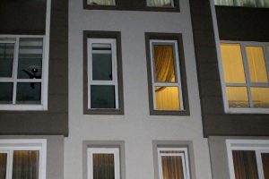 Emekli &ouml;ğretmen evinde &ouml;l&uuml; bulundu