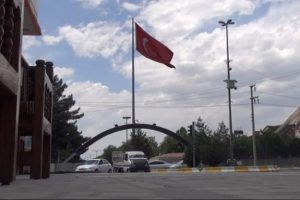 Bayrağımız yeniden g&ouml;nderde