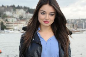 İşte &Ouml;zcan Deniz'in yeni yıldızı