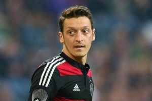 " Mesut &Ouml;zil'in takımdaki yeri garanti değil"