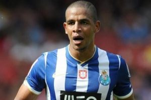 Manchester City transfere doymuyor