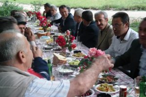 İki mahalle piknikte buluştu