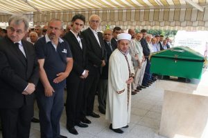 Merhum &Ouml;zhan Canaydın'ın annesi son yolculuğuna uğurlandı