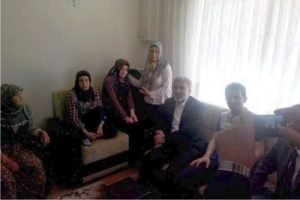 Bakan Yıldız'dan şehit madencinin evine ziyaret