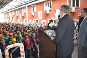 Bakan madencilere hitap etti