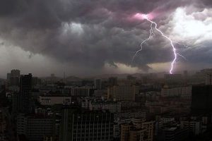 &Ccedil;in'deki yağışlar can aldı