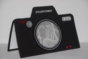 Foto muhabirinin d&uuml;ğ&uuml;n davetiyesi b&ouml;yle olur