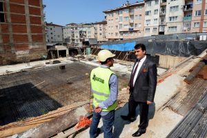 Osmangazi'nin en b&uuml;y&uuml;k otoparkı y&uuml;kseliyor