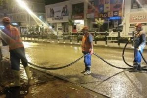 40 dakikada 40 g&uuml;nl&uuml;k yağış