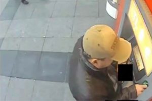 1500 kişinin kredi ve banka kartını kopyaladı
