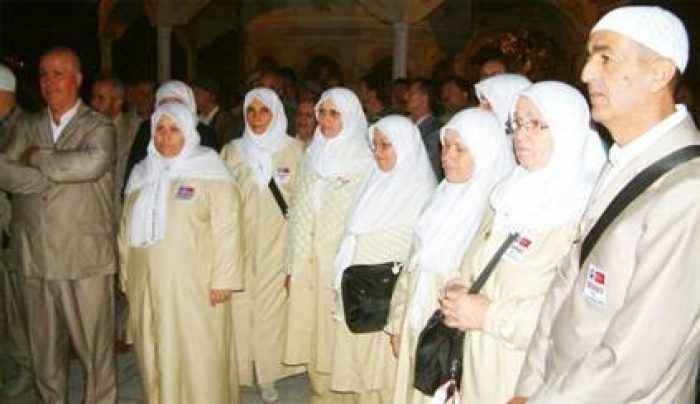 Hacı adaylarına corona vir&uuml;s&uuml; broş&uuml;r&uuml;