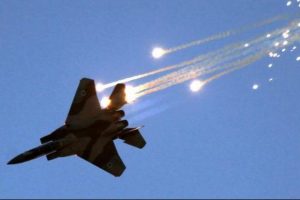 Irak u&ccedil;akları Musul'u bombalıyor