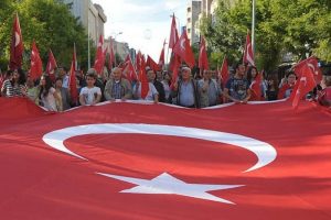 T&uuml;m yurtta bayrak protestosu