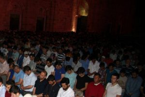 Bursa'da camiler doldu taştı