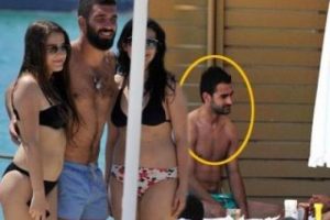 Arda Turan tatilde...