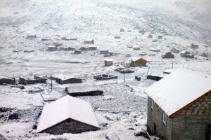 Yazın ortasında kar yağdı