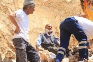 Bir saat boyunca sesini duyuramamış!