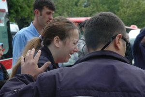 G&ouml;zyaşlarına boğuldu