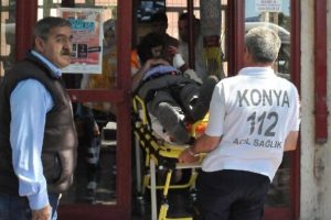 Kız arkadaşlarına şaka yapan &ouml;ğrenciye tepki