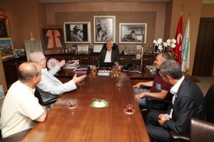 Bozbey'e Geleneksel Spor'dan plaket
