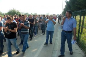 Grev &ouml;ncesi eylem s&uuml;r&uuml;yor