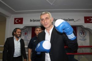 Hacıosmanoğlu ringe &ccedil;ıktı
