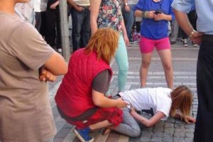 Kavga eden kadınlar kelep&ccedil;e ile ayrılabildi
