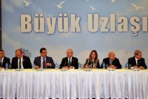 Kılı&ccedil;daroğlu sanat&ccedil;ılar ve STK temsilcileriyle